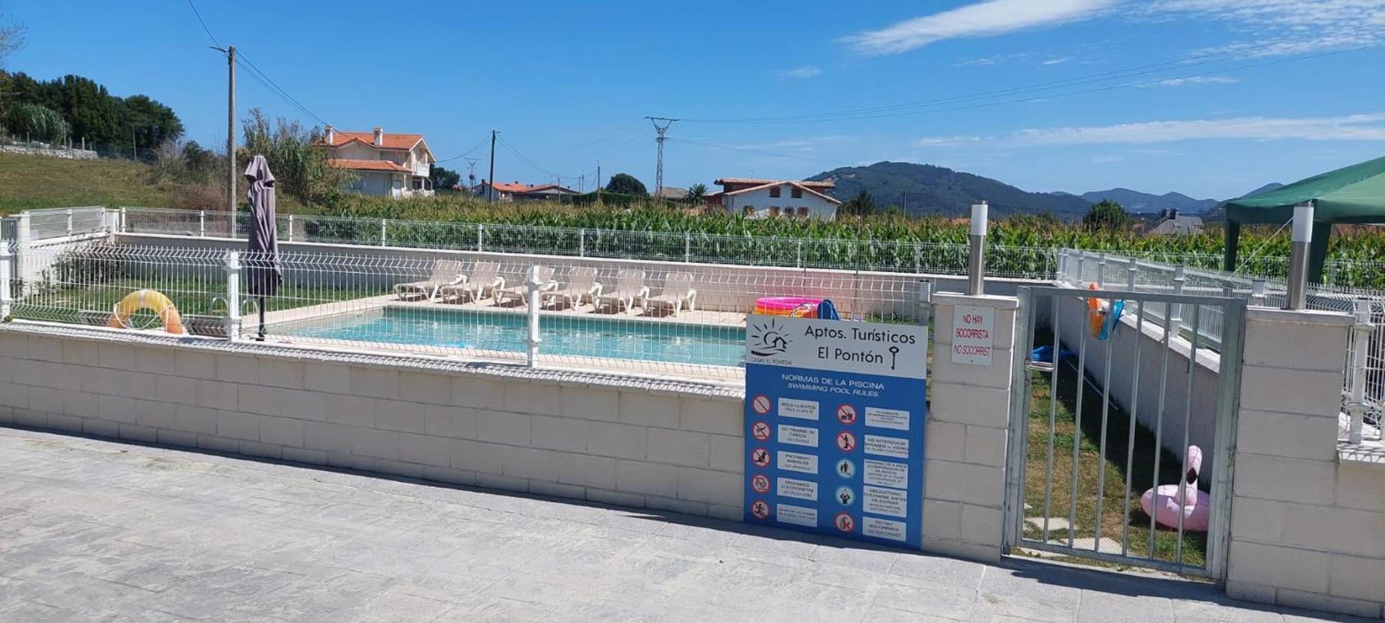 Apartamentos Turisticos El Ponton Arnuero Buitenkant foto